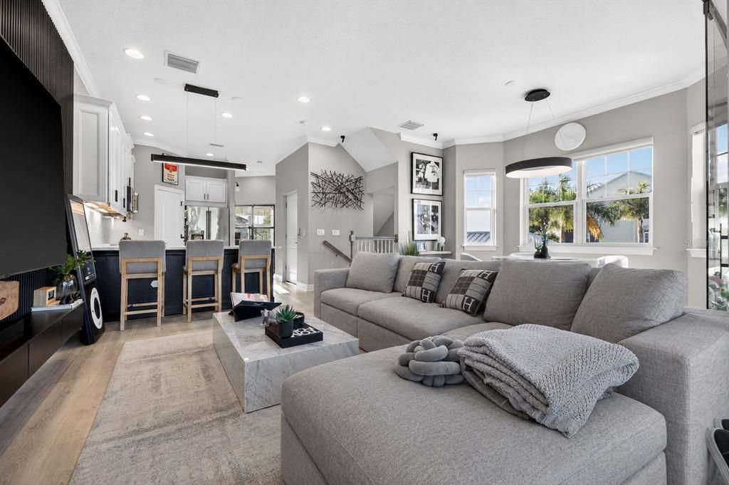 For Sale: $735,000 (3 beds, 3 baths, 2080 Square Feet)