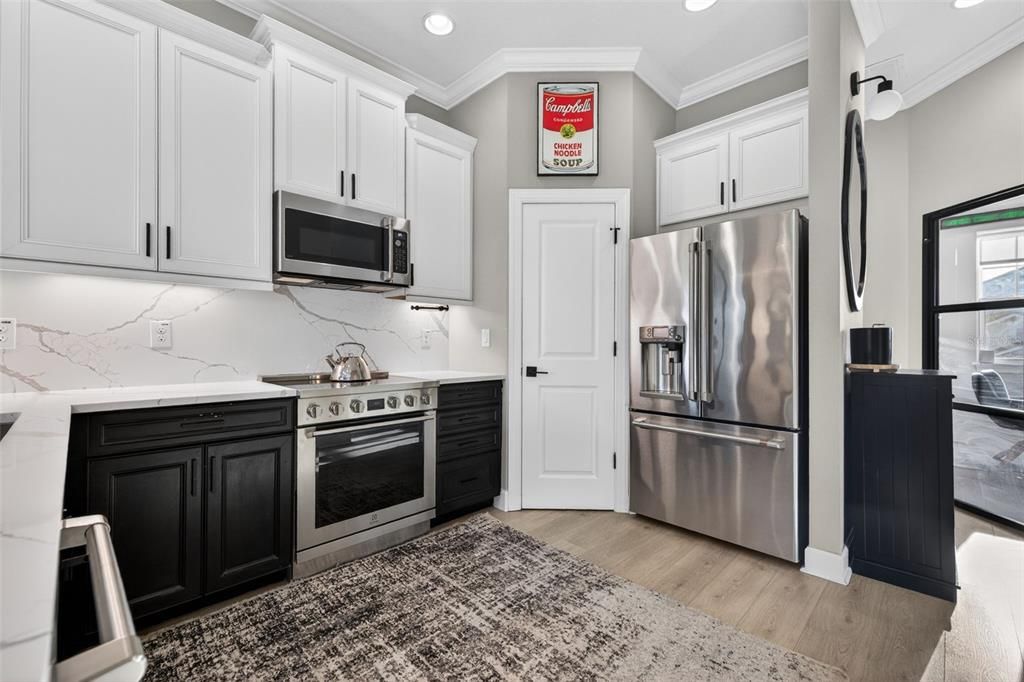 For Sale: $735,000 (3 beds, 3 baths, 2080 Square Feet)