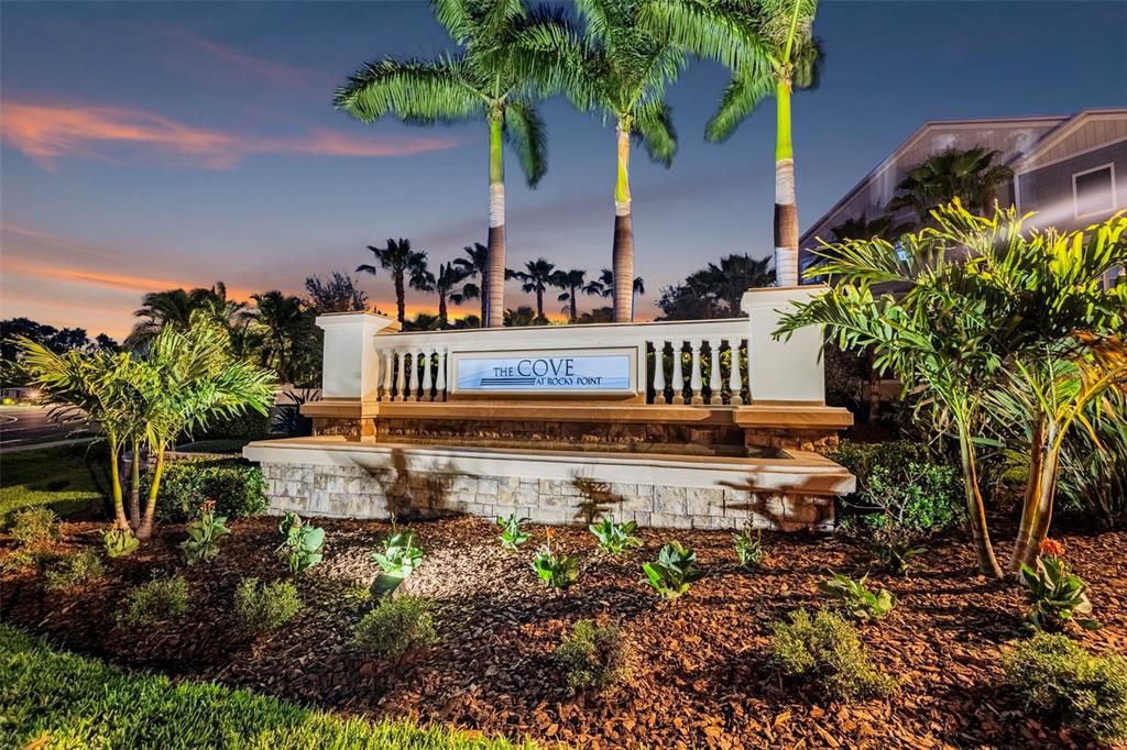 For Sale: $735,000 (3 beds, 3 baths, 2080 Square Feet)