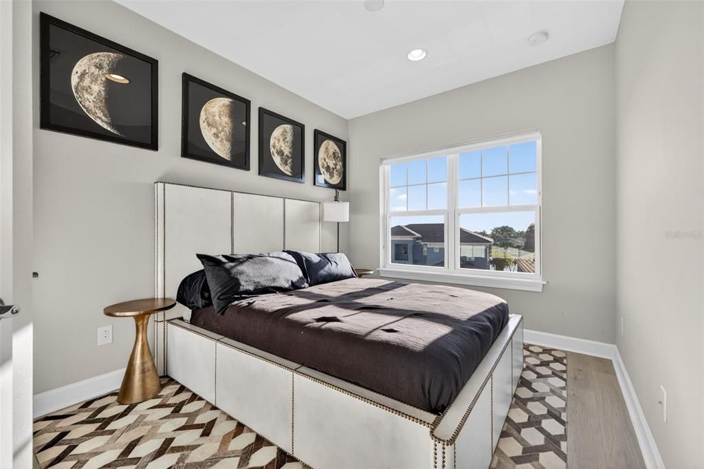 For Sale: $735,000 (3 beds, 3 baths, 2080 Square Feet)
