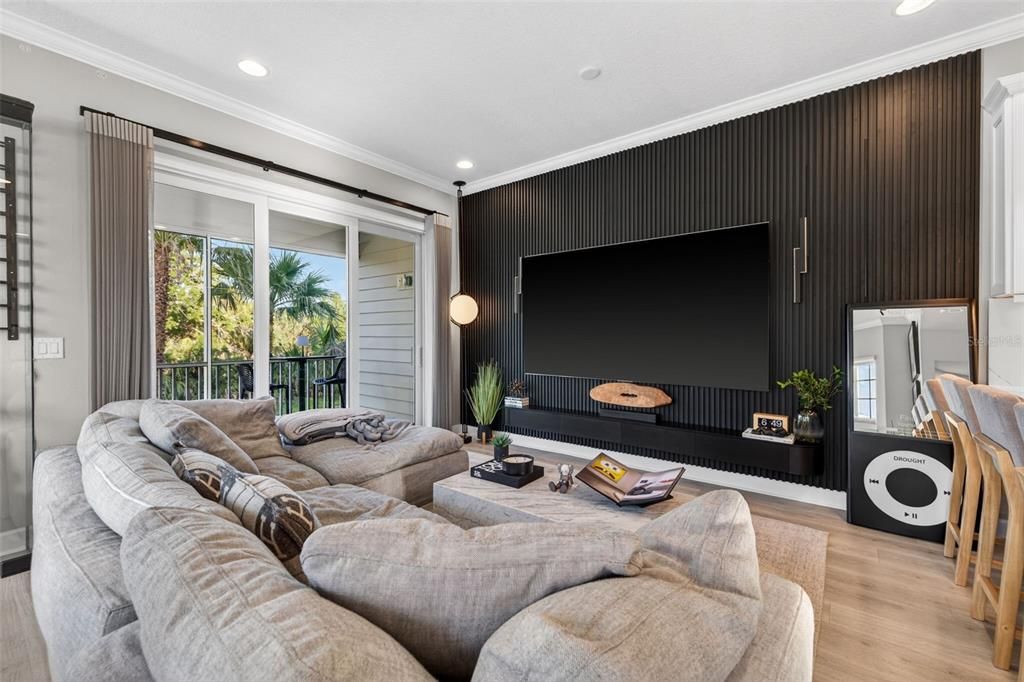 For Sale: $735,000 (3 beds, 3 baths, 2080 Square Feet)