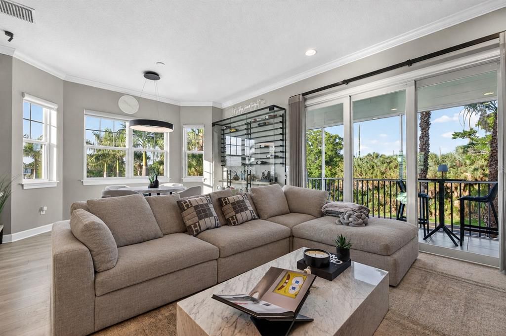 For Sale: $735,000 (3 beds, 3 baths, 2080 Square Feet)