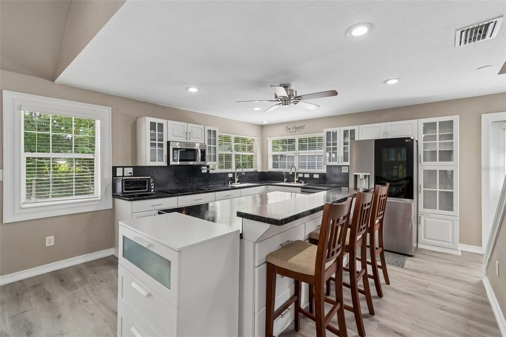 For Sale: $429,000 (3 beds, 3 baths, 1866 Square Feet)