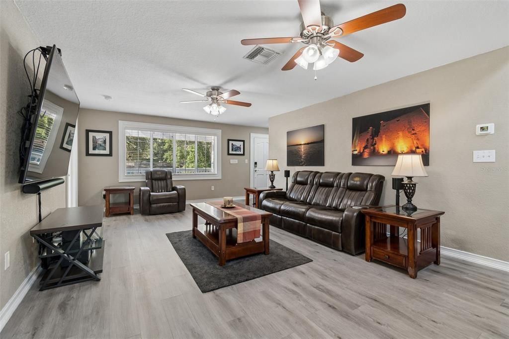 For Sale: $429,000 (3 beds, 3 baths, 1866 Square Feet)