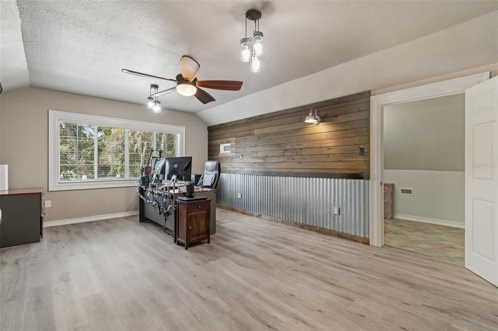 For Sale: $429,000 (3 beds, 3 baths, 1866 Square Feet)