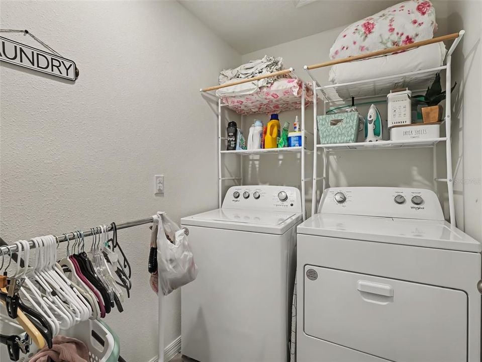 En Venta: $340,000 (3 camas, 2 baños, 2043 Pies cuadrados)
