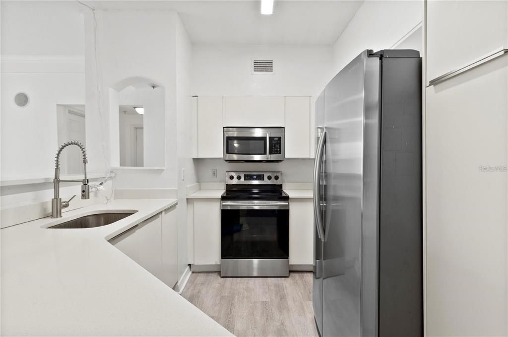 For Rent: $2,000 (3 beds, 2 baths, 1387 Square Feet)