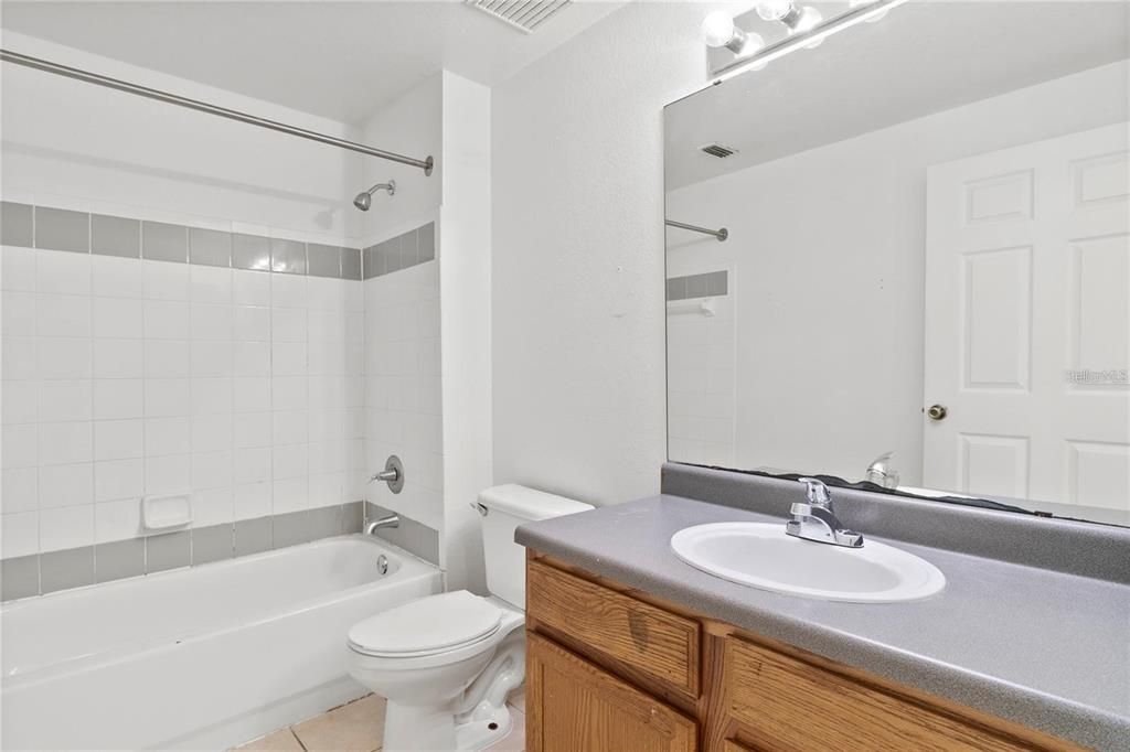 For Rent: $2,000 (3 beds, 2 baths, 1387 Square Feet)