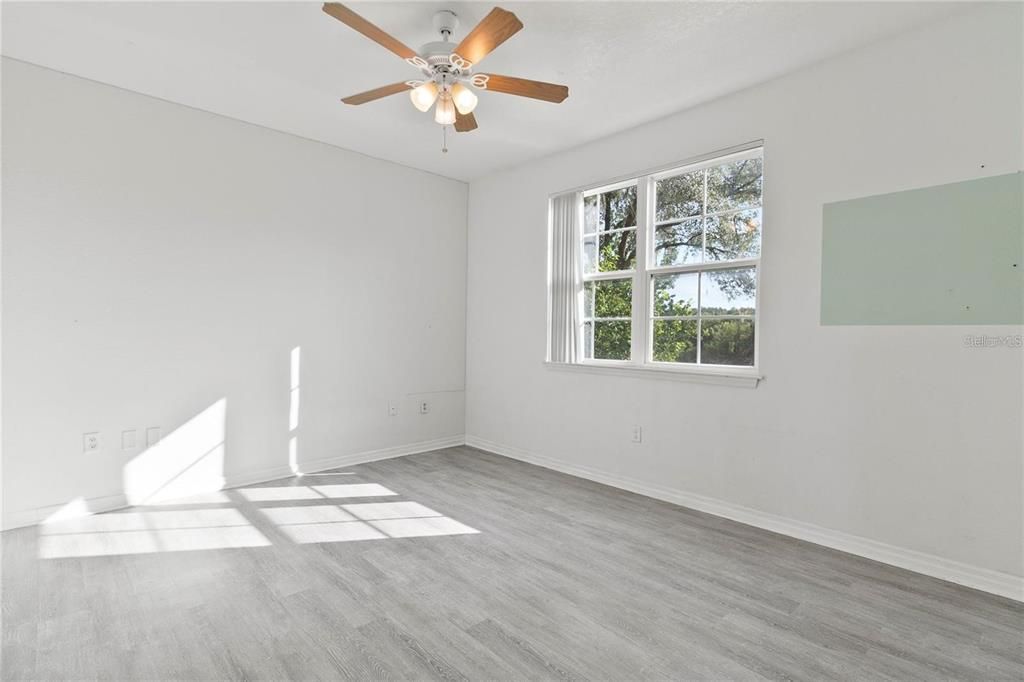 For Rent: $2,000 (3 beds, 2 baths, 1387 Square Feet)