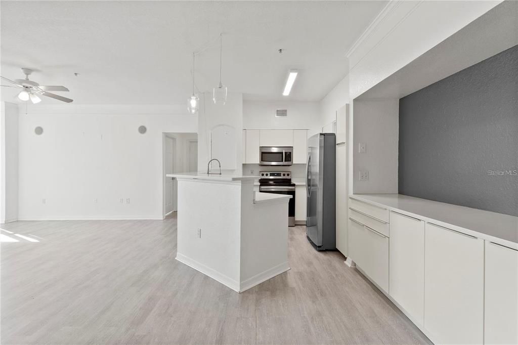 For Rent: $2,000 (3 beds, 2 baths, 1387 Square Feet)