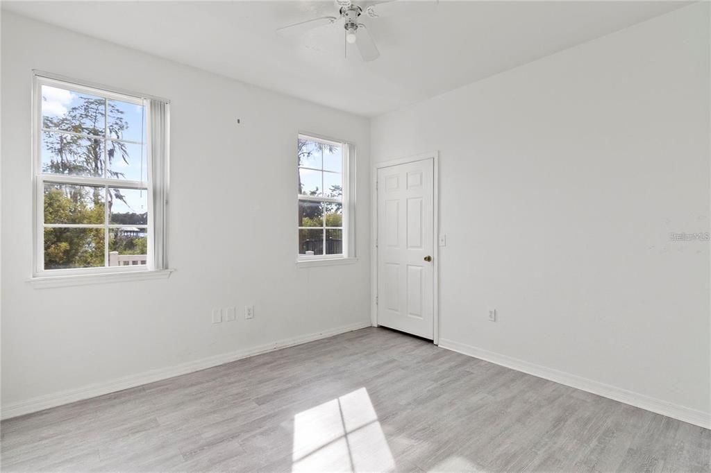 For Rent: $2,000 (3 beds, 2 baths, 1387 Square Feet)