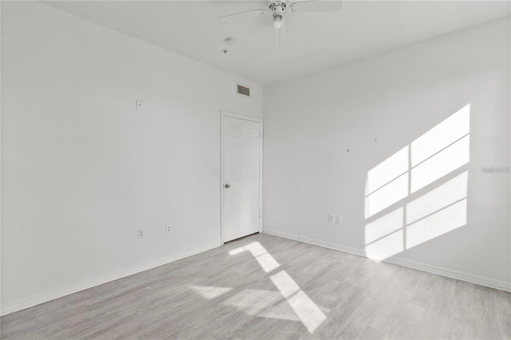 For Rent: $2,000 (3 beds, 2 baths, 1387 Square Feet)