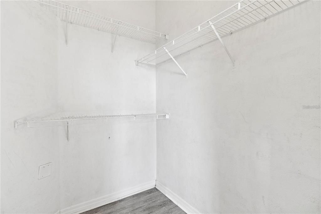 For Rent: $2,000 (3 beds, 2 baths, 1387 Square Feet)