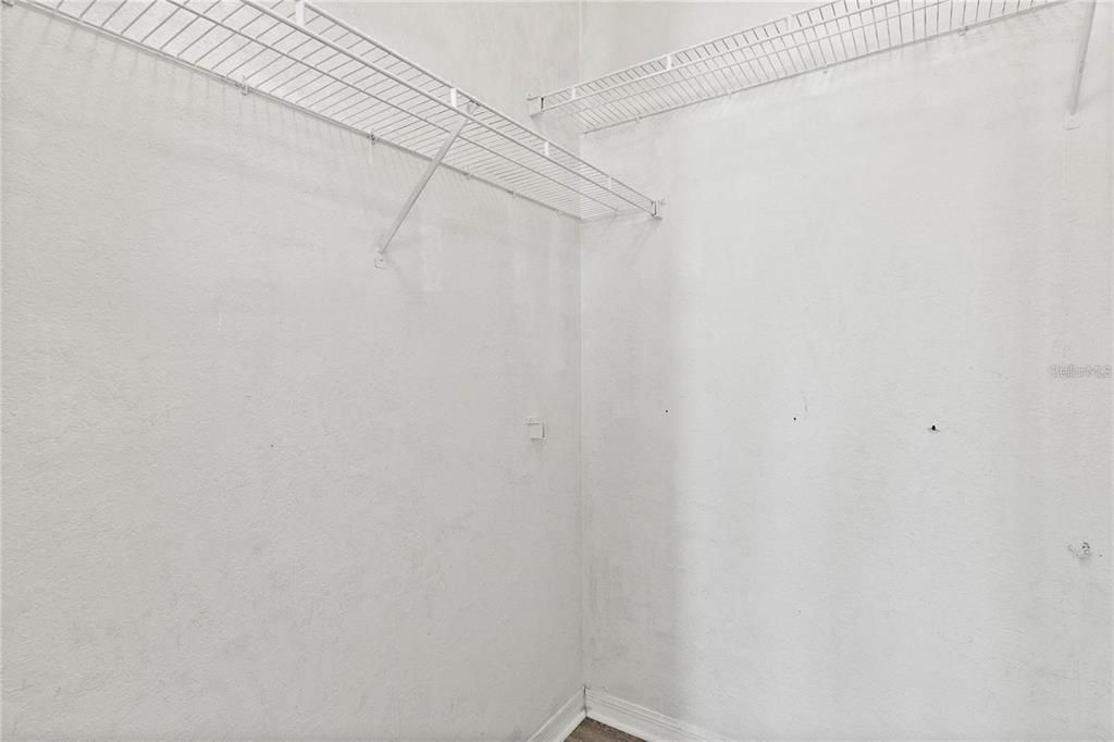 For Rent: $2,000 (3 beds, 2 baths, 1387 Square Feet)