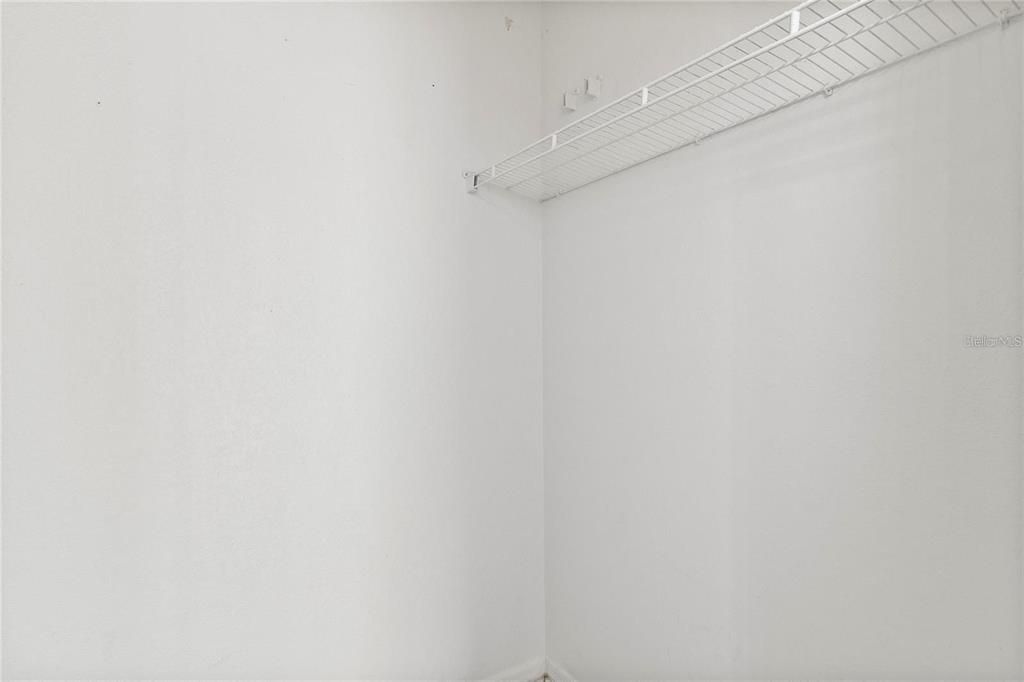 For Rent: $2,000 (3 beds, 2 baths, 1387 Square Feet)