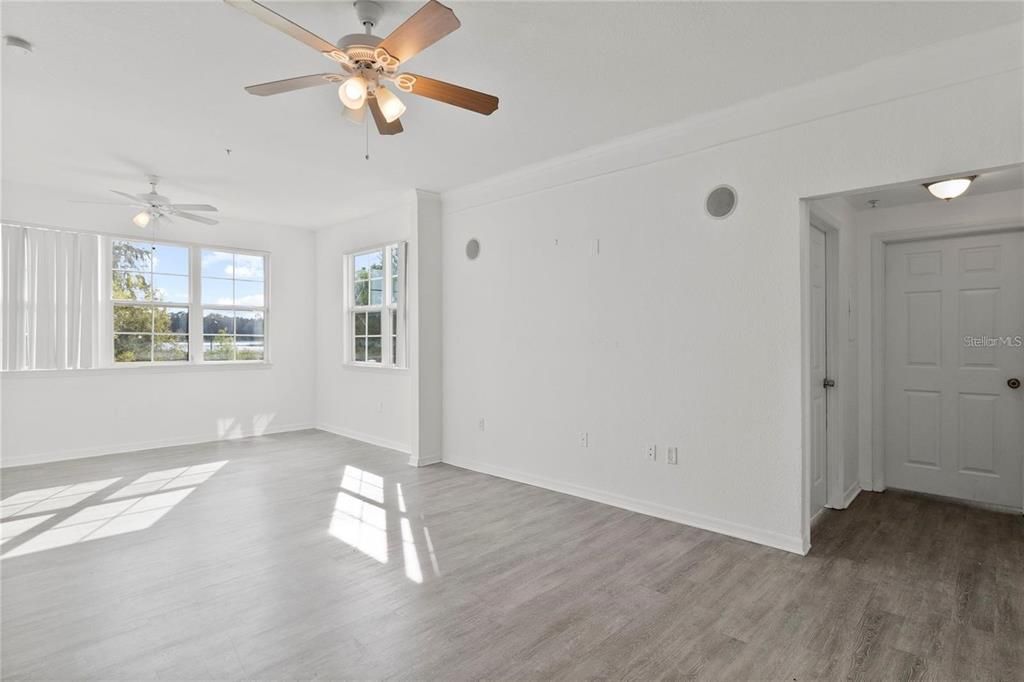 For Rent: $2,000 (3 beds, 2 baths, 1387 Square Feet)
