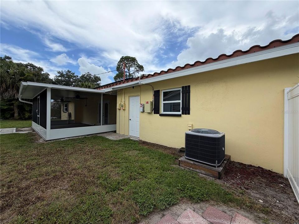 For Sale: $440,000 (3 beds, 2 baths, 1339 Square Feet)