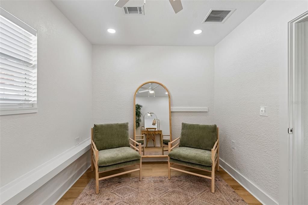 For Sale: $569,500 (3 beds, 2 baths, 1452 Square Feet)