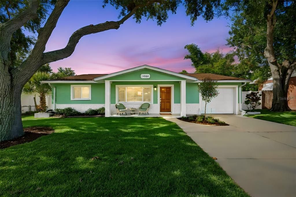 For Sale: $569,500 (3 beds, 2 baths, 1452 Square Feet)