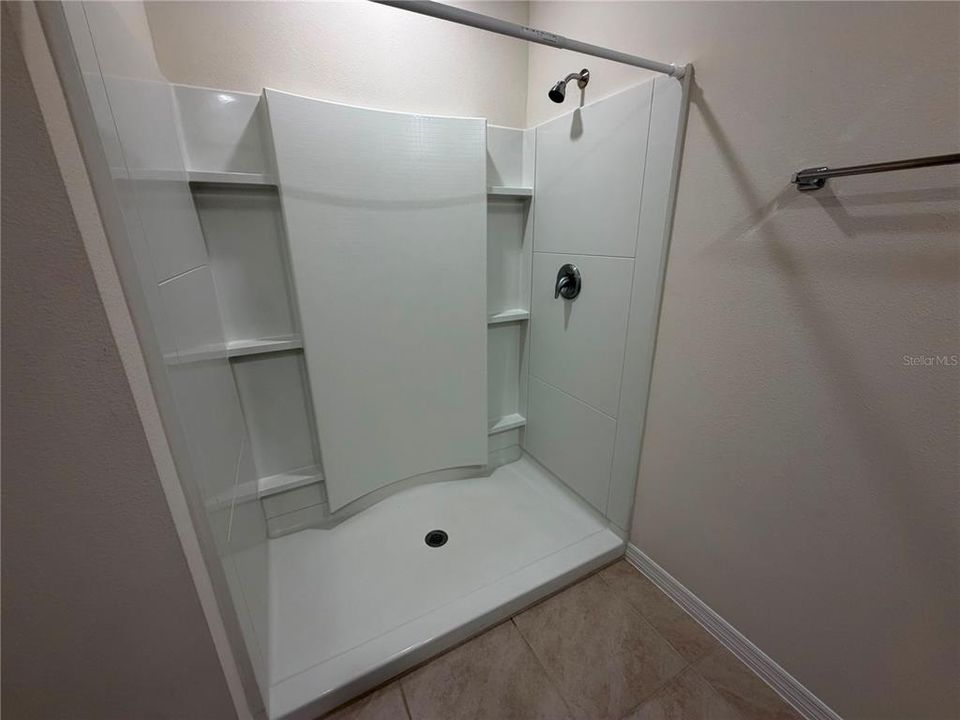 For Rent: $1,900 (3 beds, 2 baths, 1672 Square Feet)