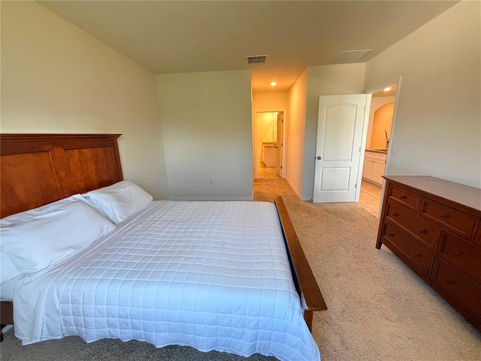For Rent: $1,900 (3 beds, 2 baths, 1672 Square Feet)