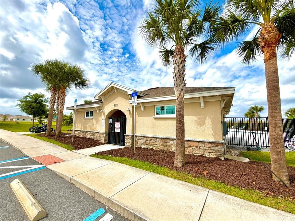 For Rent: $1,900 (3 beds, 2 baths, 1672 Square Feet)