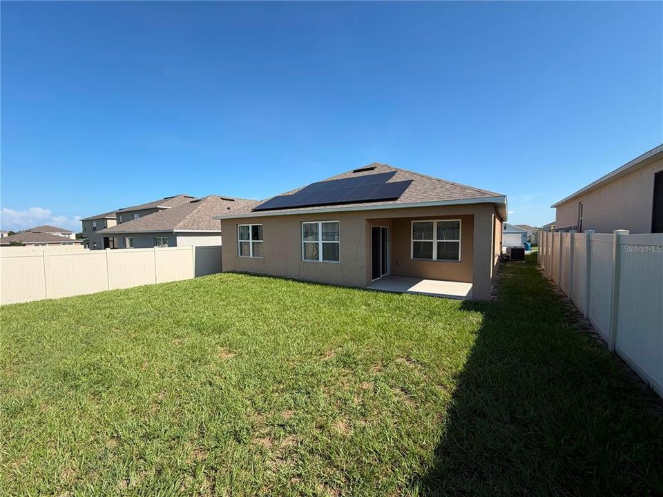 For Rent: $1,900 (3 beds, 2 baths, 1672 Square Feet)