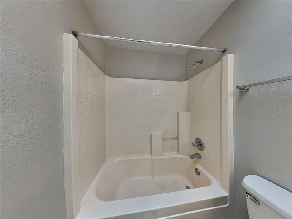 For Rent: $2,099 (3 beds, 2 baths, 1210 Square Feet)