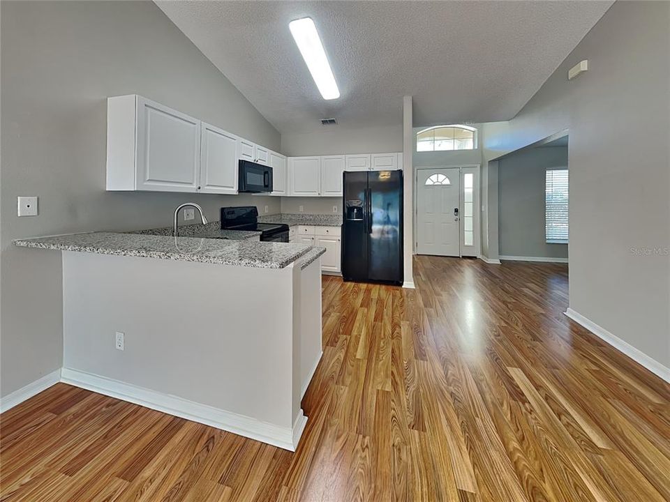 For Rent: $2,099 (3 beds, 2 baths, 1210 Square Feet)