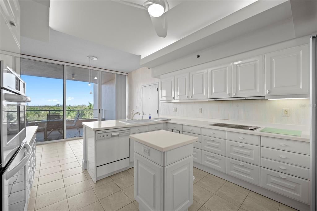 For Sale: $1,160,000 (3 beds, 3 baths, 2369 Square Feet)