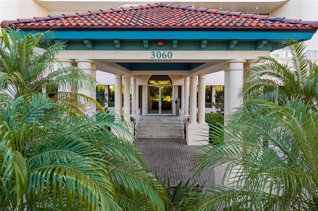 For Sale: $1,160,000 (3 beds, 3 baths, 2369 Square Feet)