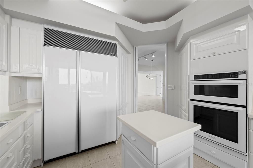 For Sale: $1,160,000 (3 beds, 3 baths, 2369 Square Feet)