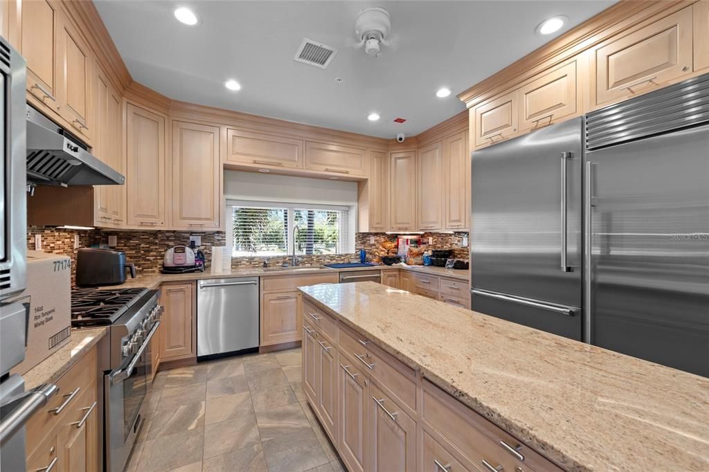For Sale: $1,160,000 (3 beds, 3 baths, 2369 Square Feet)