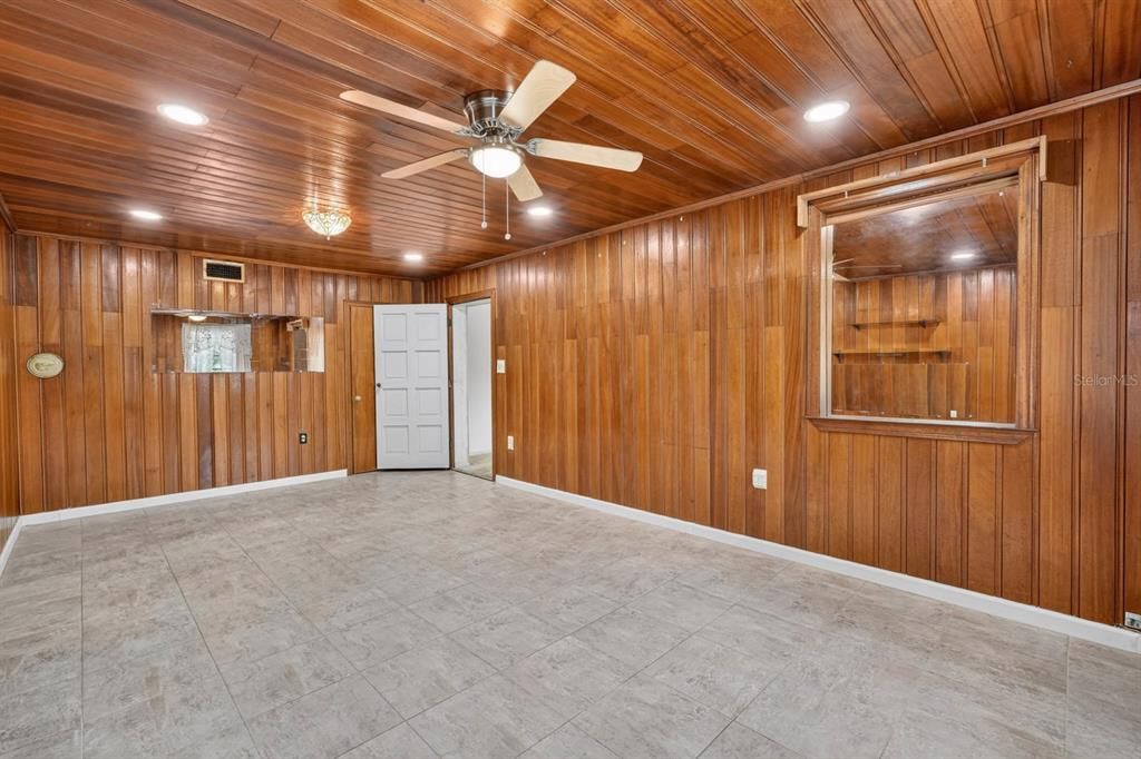 На продажу: $210,000 (3 спален, 2 ванн, 1516 Квадратных фут)