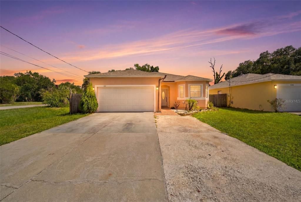 En Venta: $299,990 (4 camas, 3 baños, 1360 Pies cuadrados)