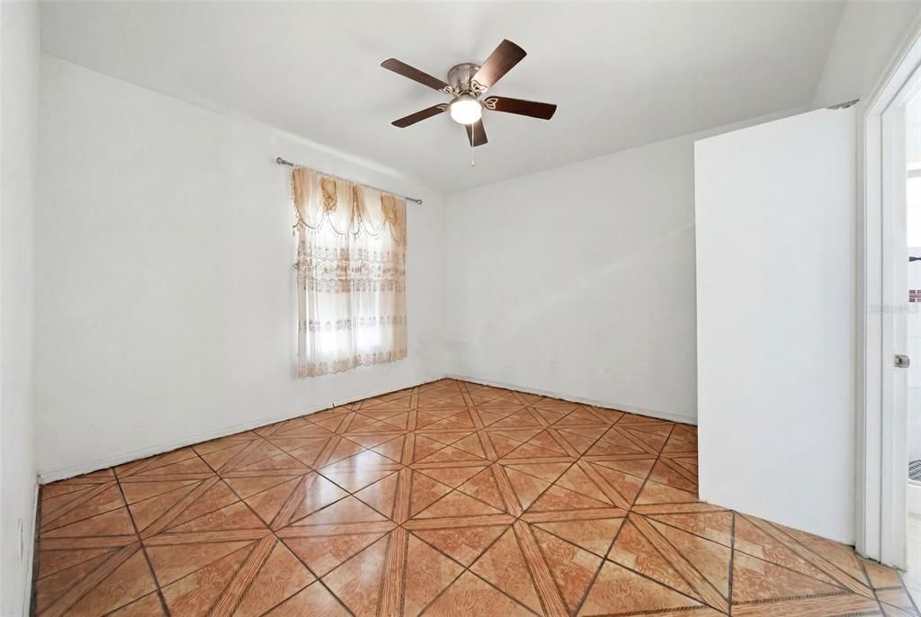 En Venta: $299,990 (4 camas, 3 baños, 1360 Pies cuadrados)