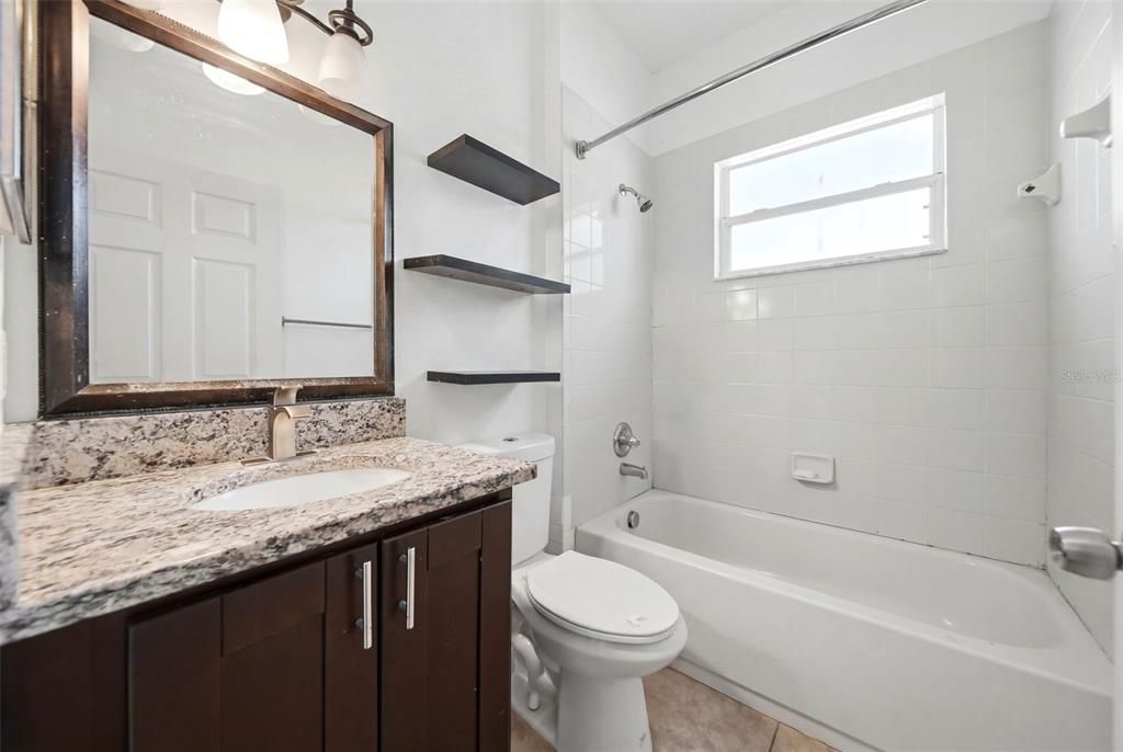 En Venta: $299,990 (4 camas, 3 baños, 1360 Pies cuadrados)
