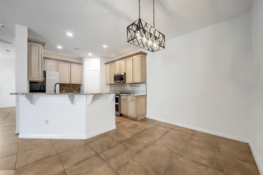For Sale: $420,000 (3 beds, 3 baths, 1831 Square Feet)