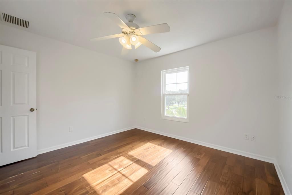 For Sale: $420,000 (3 beds, 3 baths, 1831 Square Feet)