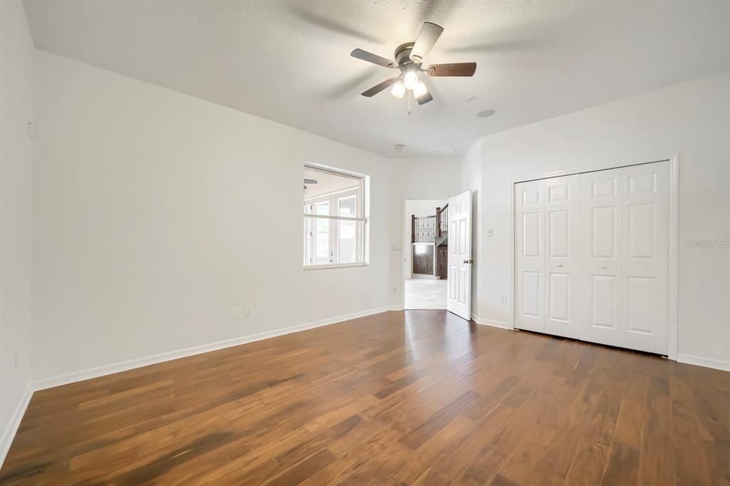 For Sale: $420,000 (3 beds, 3 baths, 1831 Square Feet)