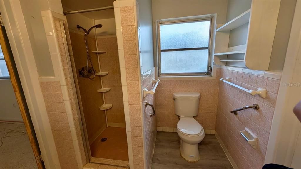 На продажу: $175,000 (3 спален, 2 ванн, 1914 Квадратных фут)