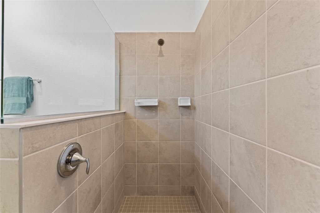 For Rent: $2,200 (3 beds, 3 baths, 1840 Square Feet)