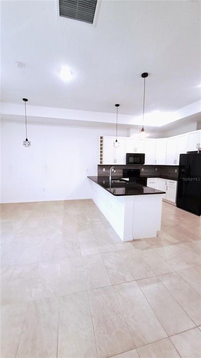 For Rent: $1,700 (6 beds, 4 baths, 1214 Square Feet)