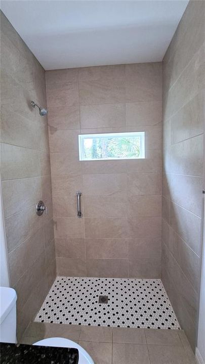 For Rent: $1,700 (6 beds, 4 baths, 1214 Square Feet)