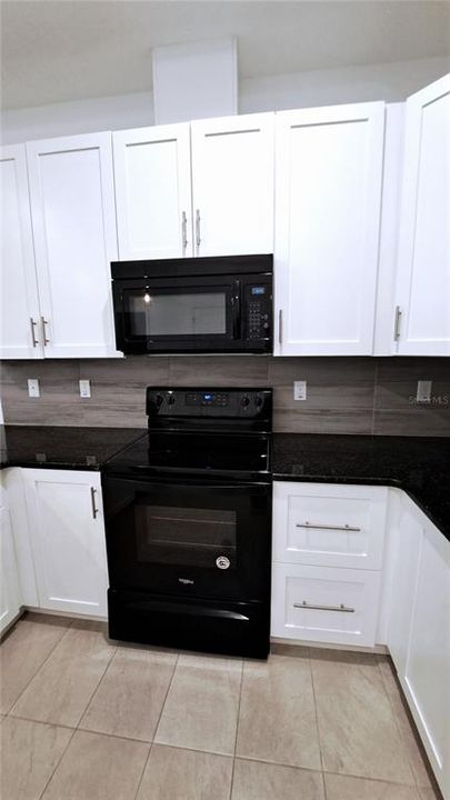 For Rent: $1,700 (6 beds, 4 baths, 1214 Square Feet)