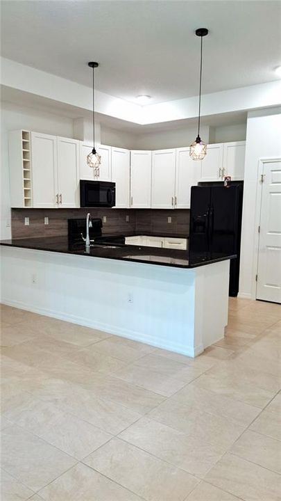 For Rent: $1,700 (6 beds, 4 baths, 1214 Square Feet)