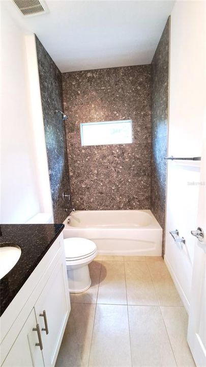 For Rent: $1,700 (6 beds, 4 baths, 1214 Square Feet)