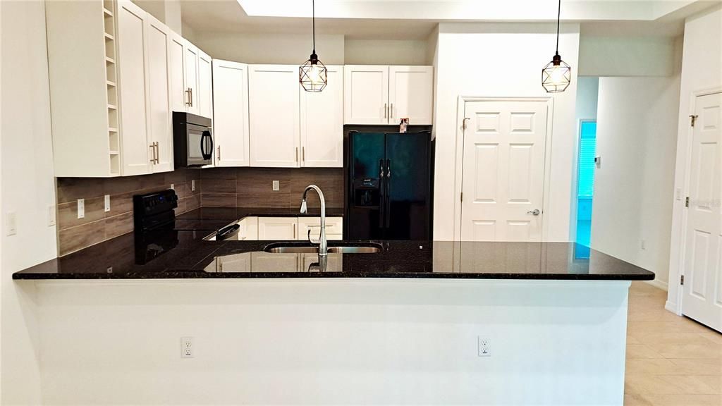 For Rent: $1,700 (6 beds, 4 baths, 1214 Square Feet)