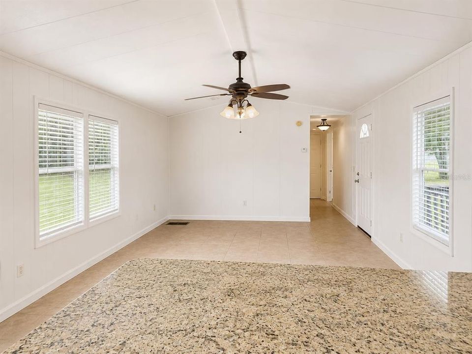 For Rent: $1,450 (2 beds, 2 baths, 924 Square Feet)