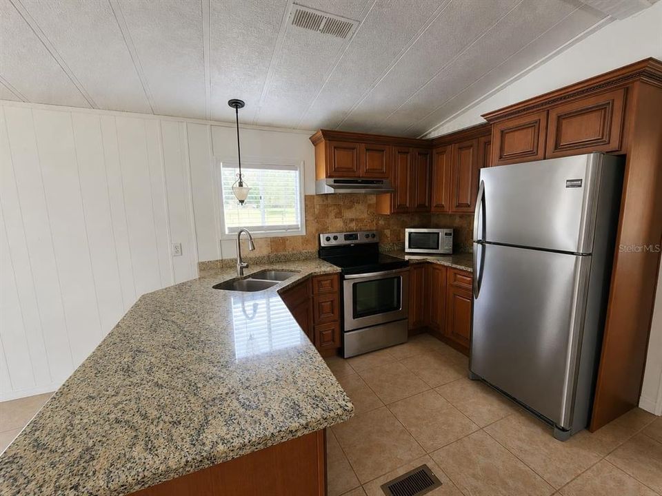 For Rent: $1,450 (2 beds, 2 baths, 924 Square Feet)